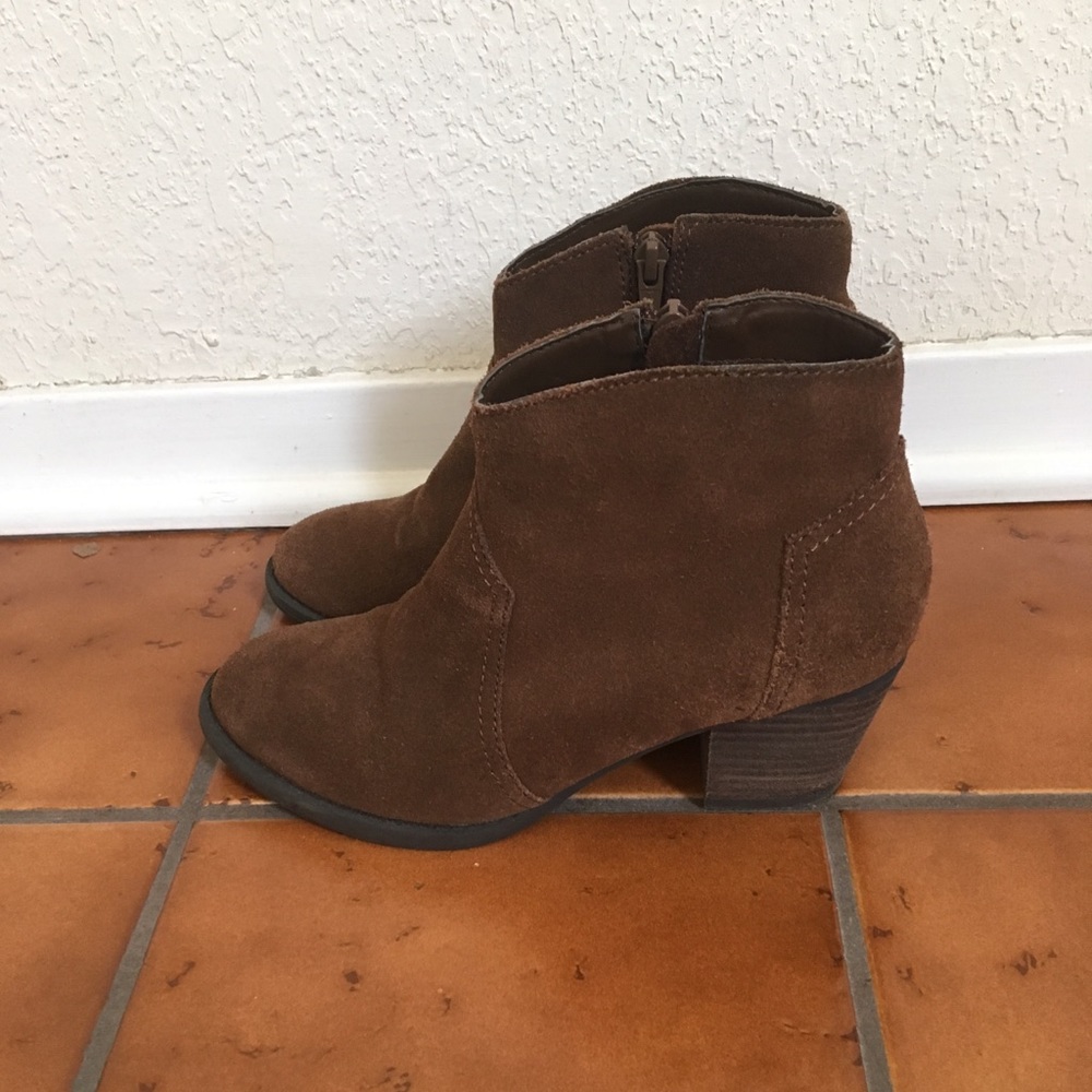 American Eagle Outfitters Brown Suede Booties